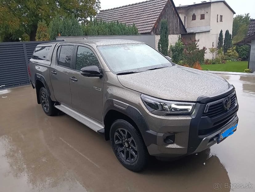 Predám Toyota Hilux Invicible