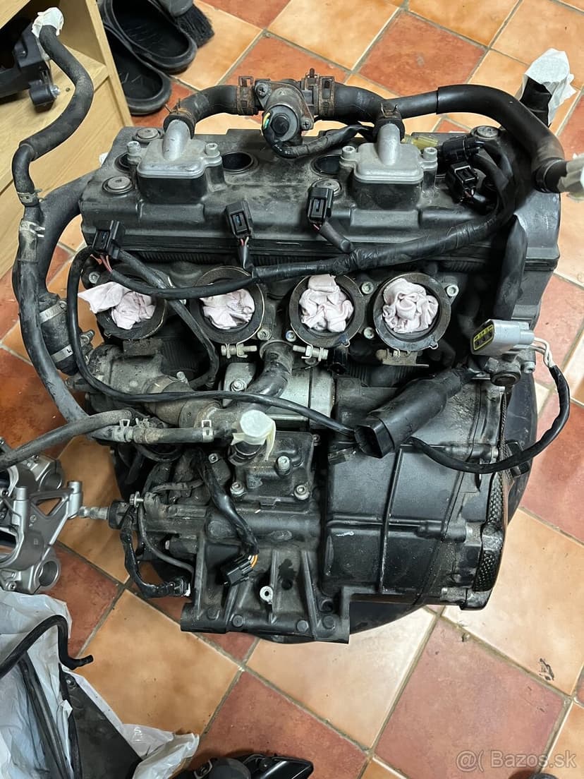 Yamaha R1 RN22 Motor