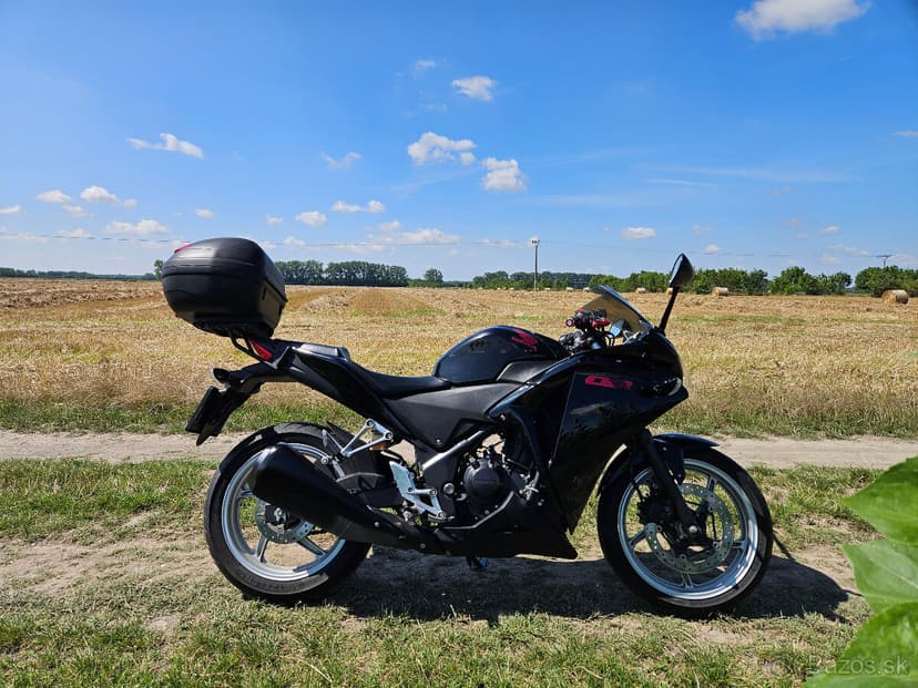 Honda CBR 250R – STK do 08/2029, pripravená na sezónu