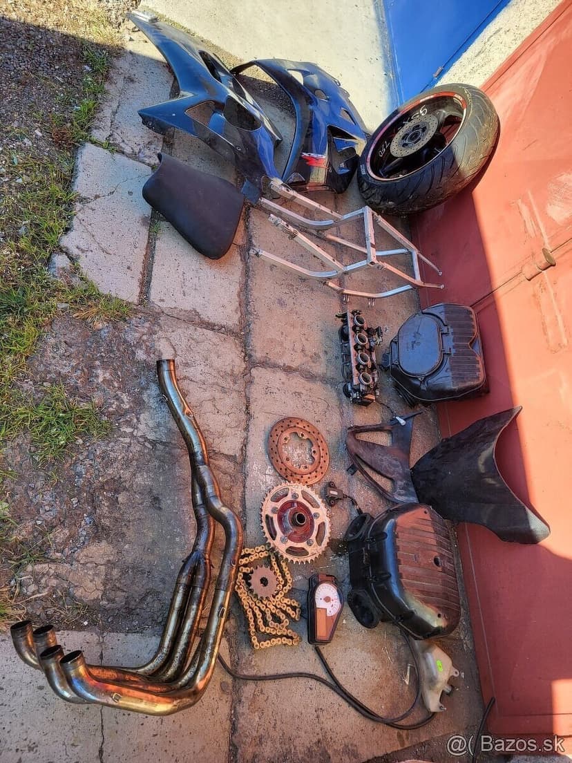 Suzuki gsxr 600 750  2001-2003 diely