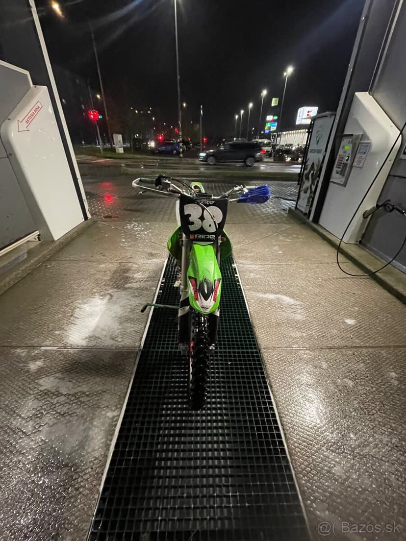 Predám Kawasaki Kxf 250 (full akrapovič)