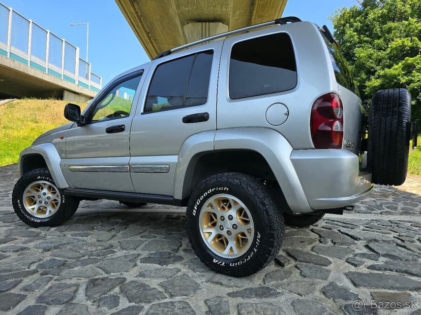 Jeep Cherokee 2,8CRD /120kw A/T facelift //BEZ KOROZIE //