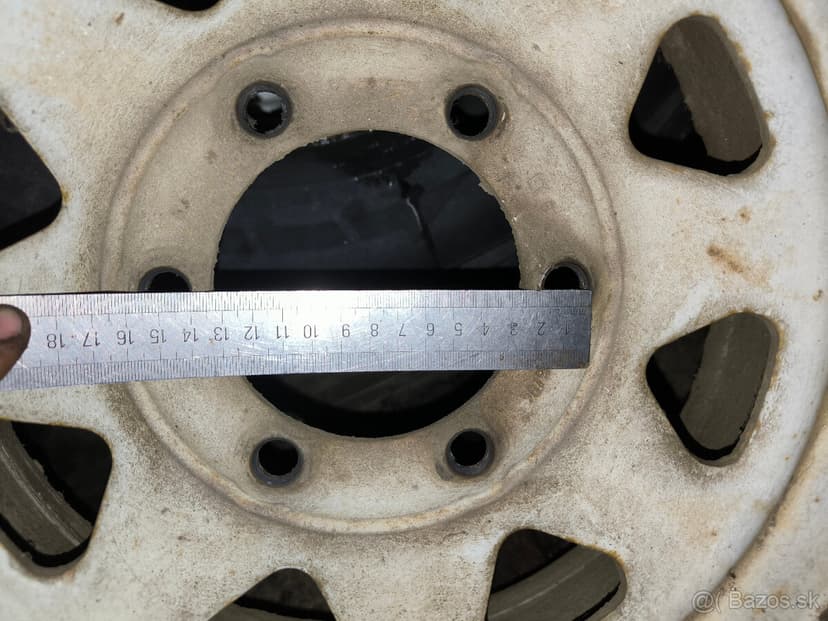 DISKY TOYOTA HILUX R15 (rok výroby cca 1987)