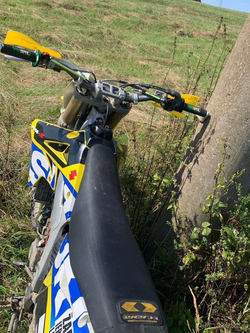 Suzuki rmz 250