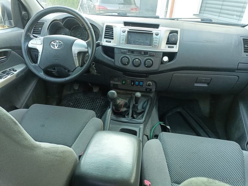TOYOTA HILUX - NA PREDAJ / SPLATKY