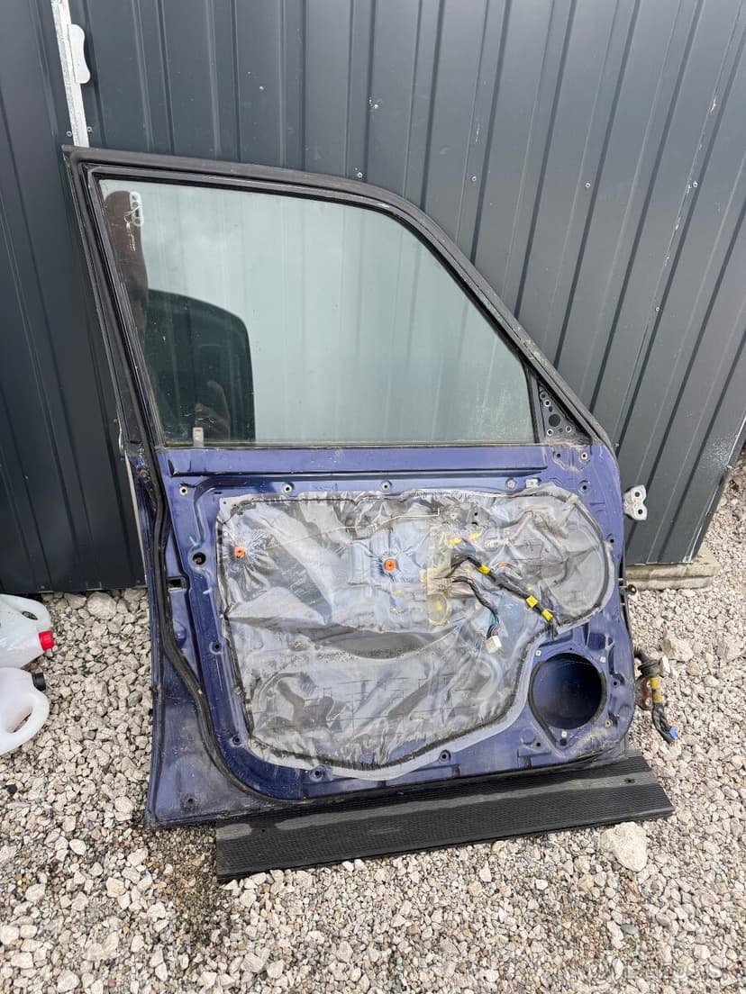Predám dvere na toyotu land cruiser 95