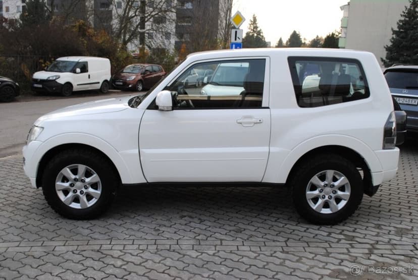 Mitsubishi Pajero 3.2 Diesel - PREDAJ AJ NA SPLÁTKY