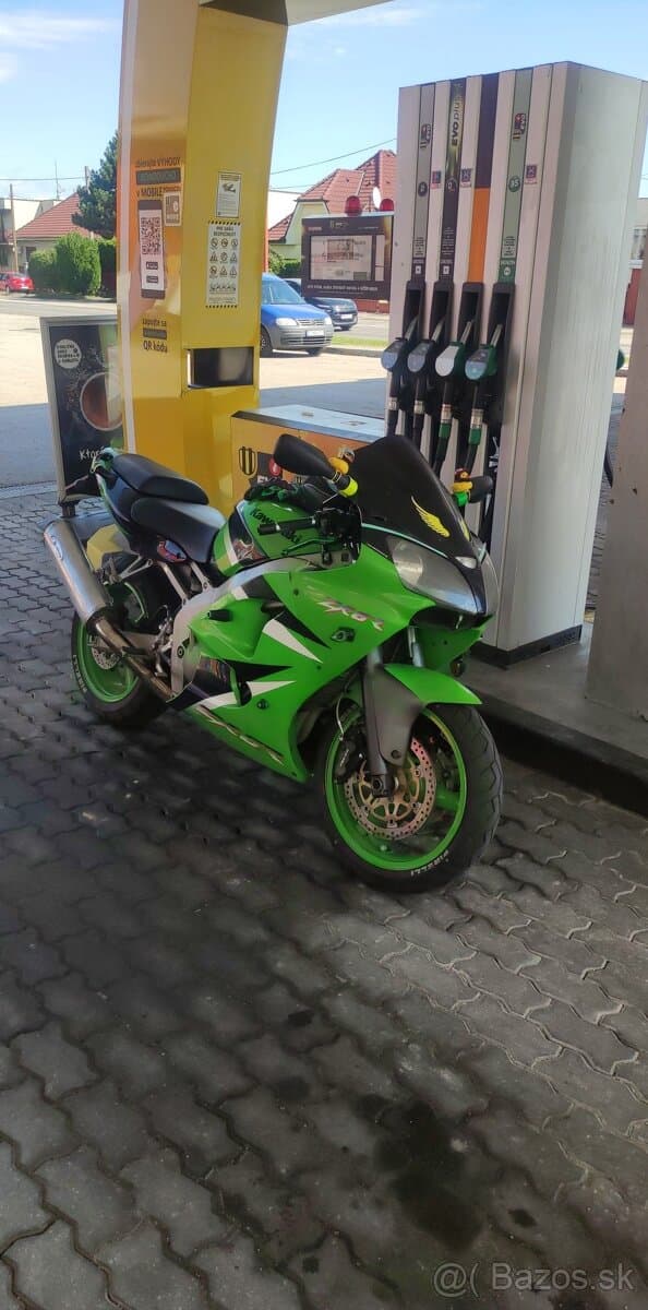 Kawasaki ninja zx6r