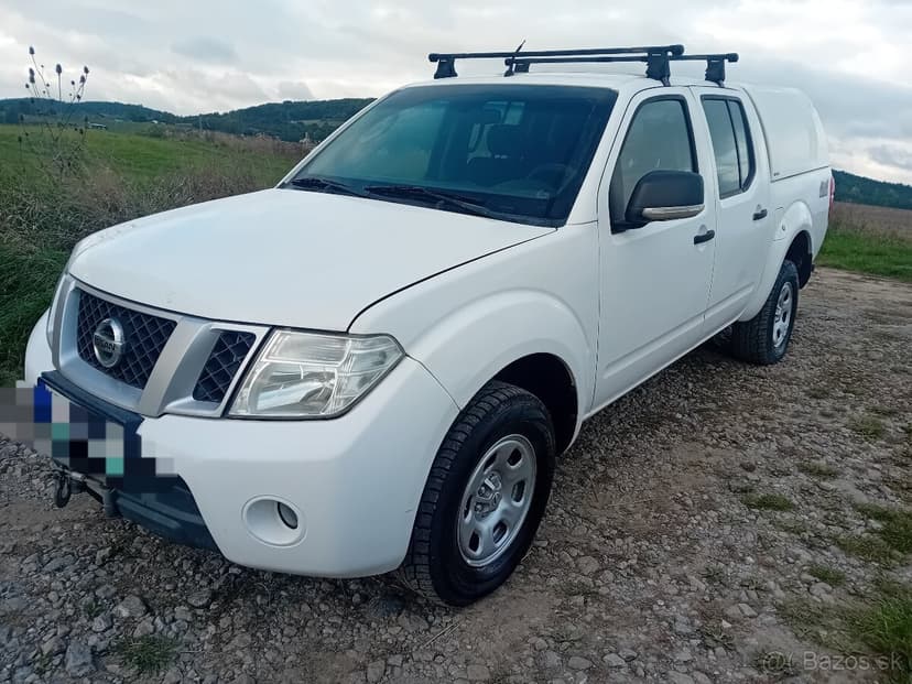 Predám Nissan Navara 4x4 2,5 dci  2013 DPH, 140 kw naj 16