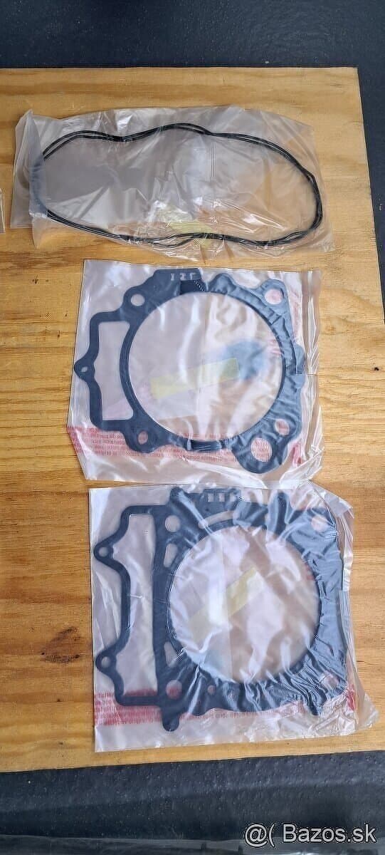 Predam nahradne diely na yamaha yzf 450, rok 2017