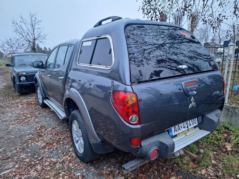 MITSUBISHI L200 4X4 NOVÁ STK EK 2027 KLÍMA ŤAŽNÉ