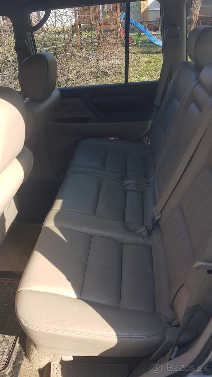 Toyota Land cruiser LC 100