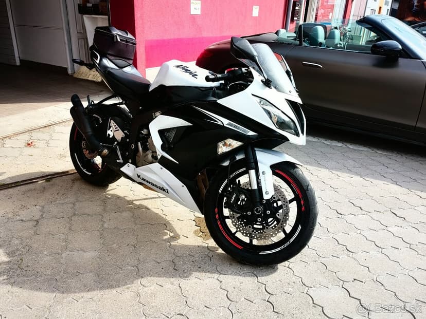 Predám kvalitnú a udržiavajú motorku