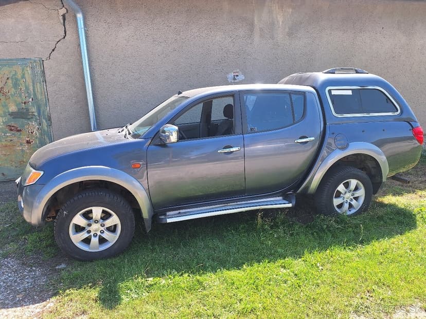 MITSUBISHI L200 4X4 NOVÁ STK EK 2027 KLÍMA ŤAŽNÉ