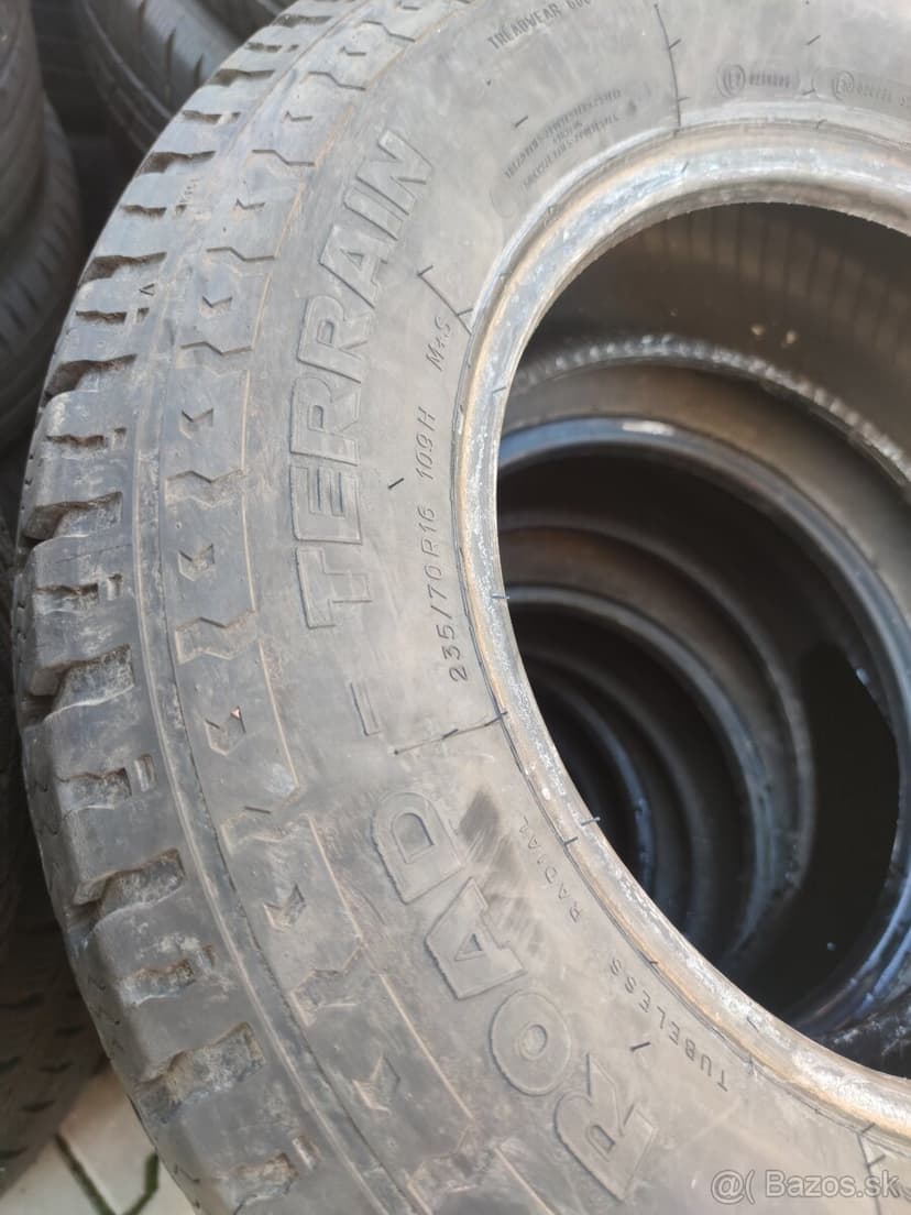 Sada pneumatík 235/70 R16