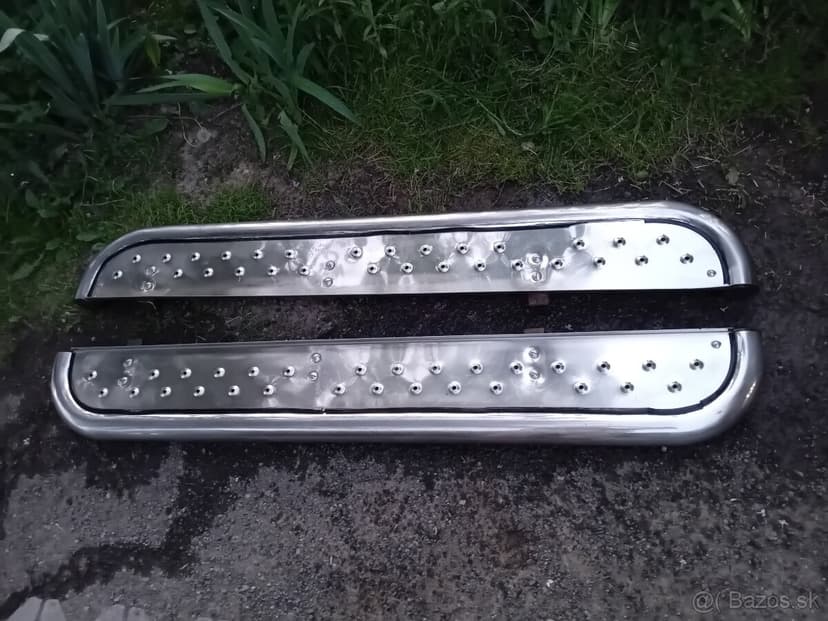 Nerezové našlapy na offroad
