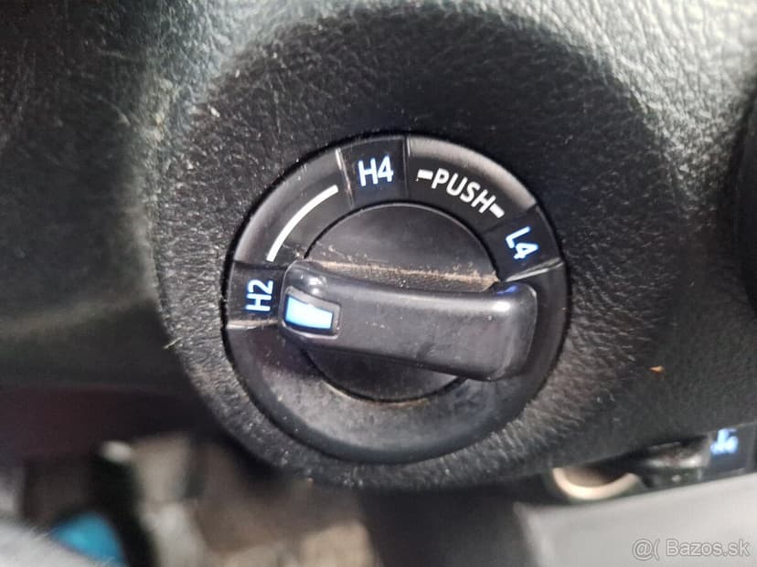 TOYOTA HILUX 2,4 DIESEL 4X4 ŤAŽNÉ  3200KG