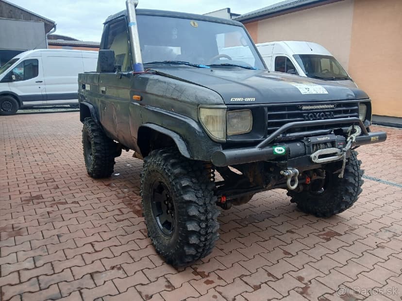 Toyota land cruiser lj70