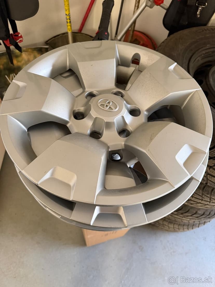 Hilux 17" ocelové disky + zimné pneumatiky
