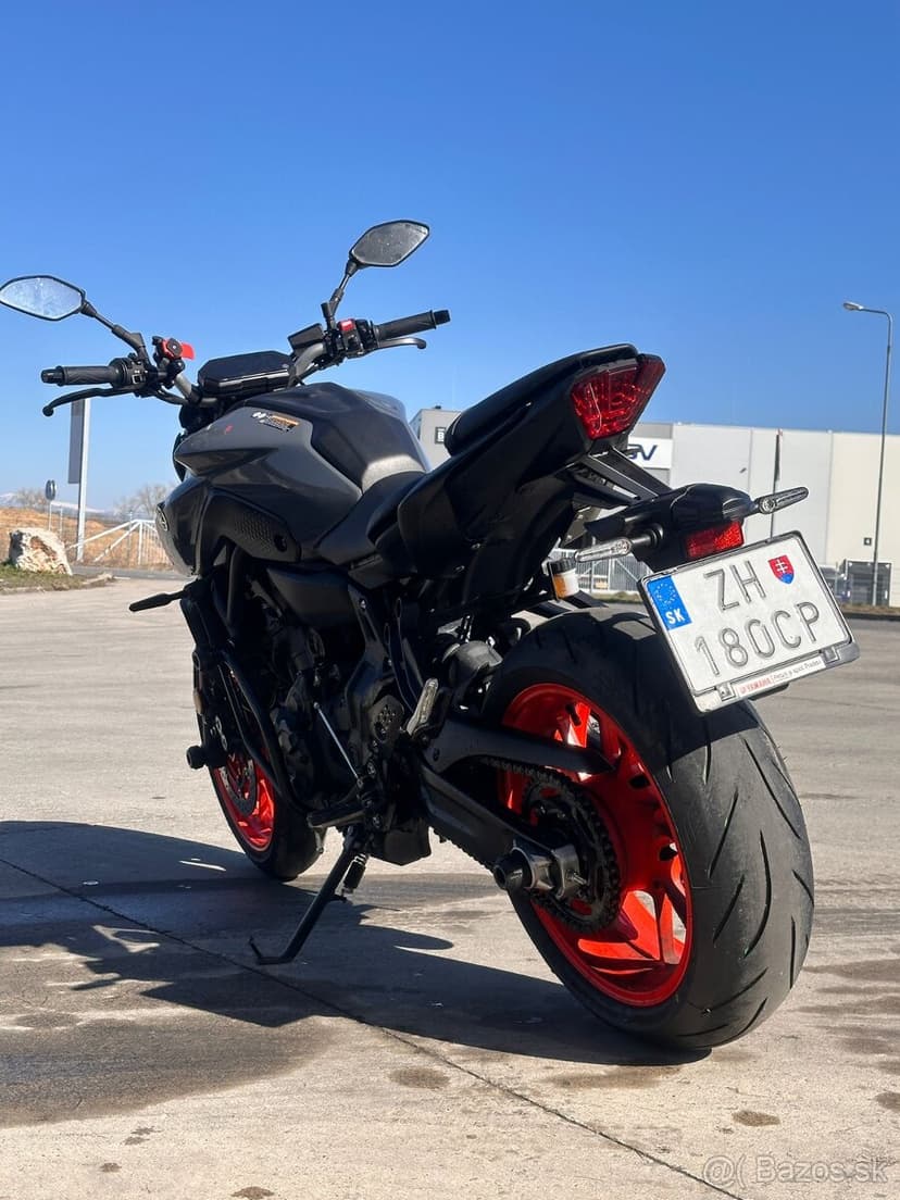 Yamaha MT07 2021