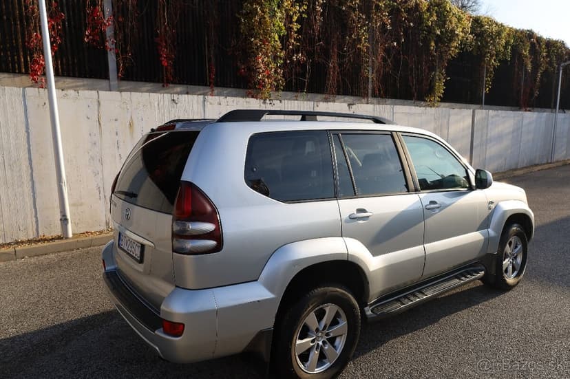 Toyota Land Cruiser 120, r.v. 2007, 127kw AUT, 268 000 km