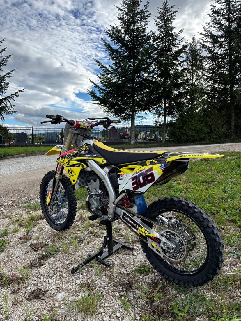 Suzuki rmz 250 , vstrek