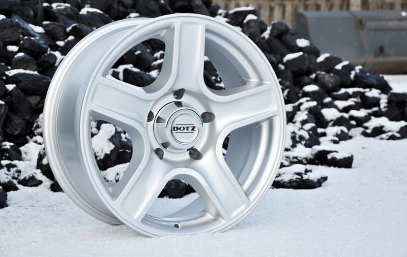 4x Disky 5x139,7 17" pneu Goodyear Wrangler 245/75R17