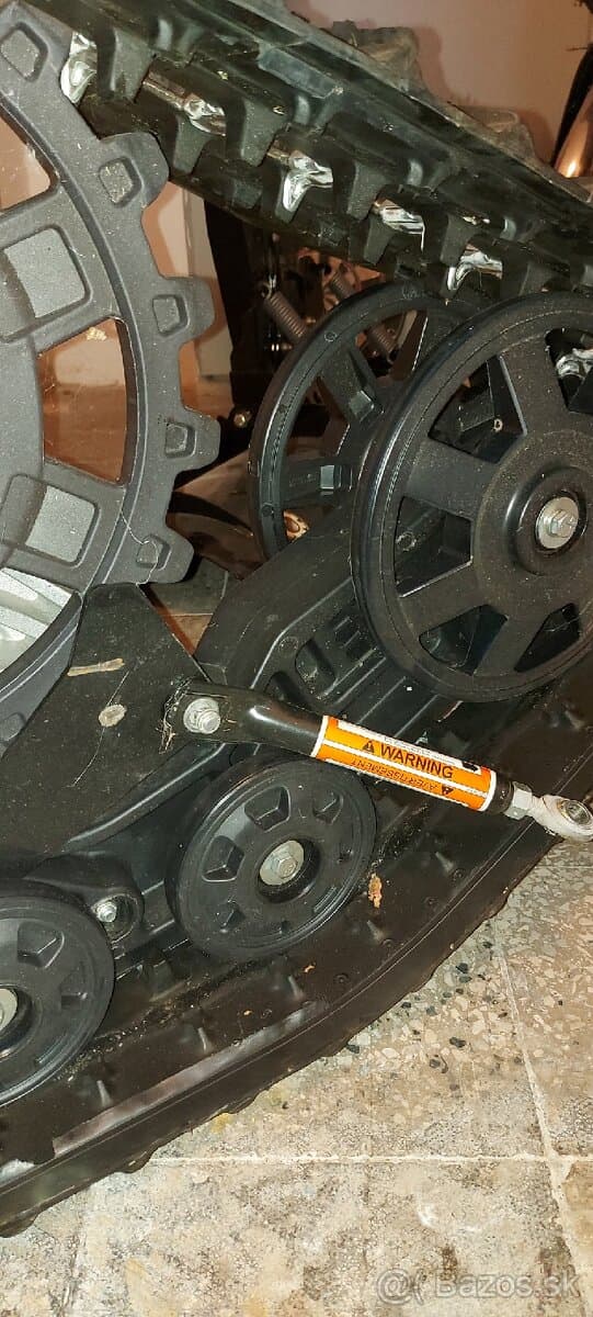 Can am snežné pásy