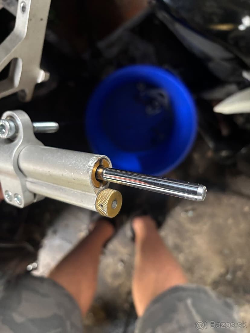 Tlumic rizeni Ohlins vcetne montazni sady na Yamaha R1 02-03