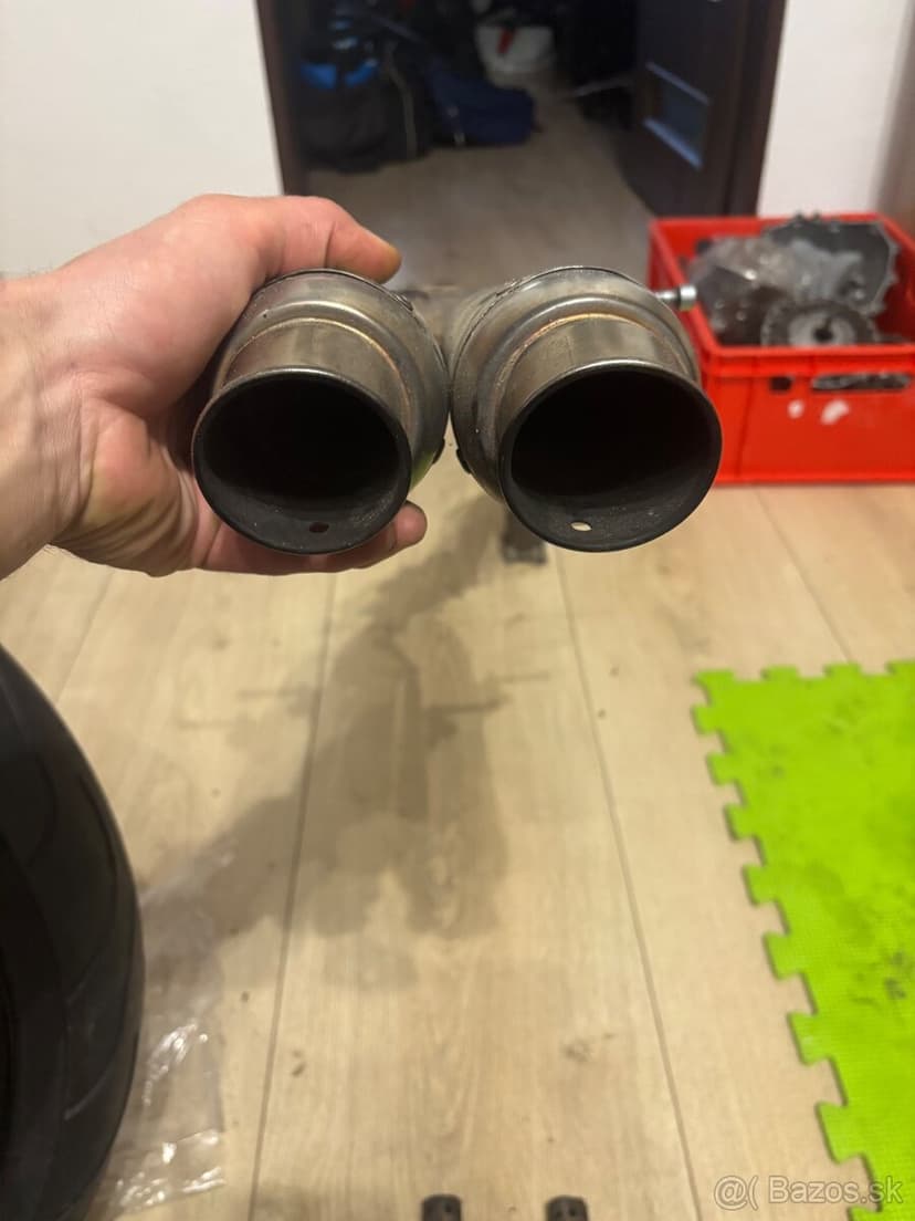Ladeny vyfuk pod sedlo na Honda CBR 600RR 1000RR Kawa Zx6R