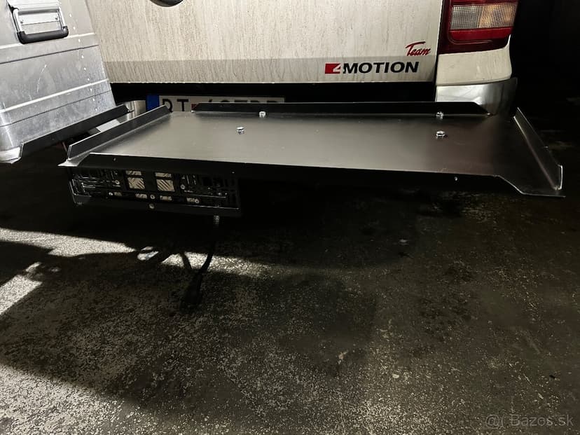 Nosič na ťažné , výklopné ramená nosič pre pickup