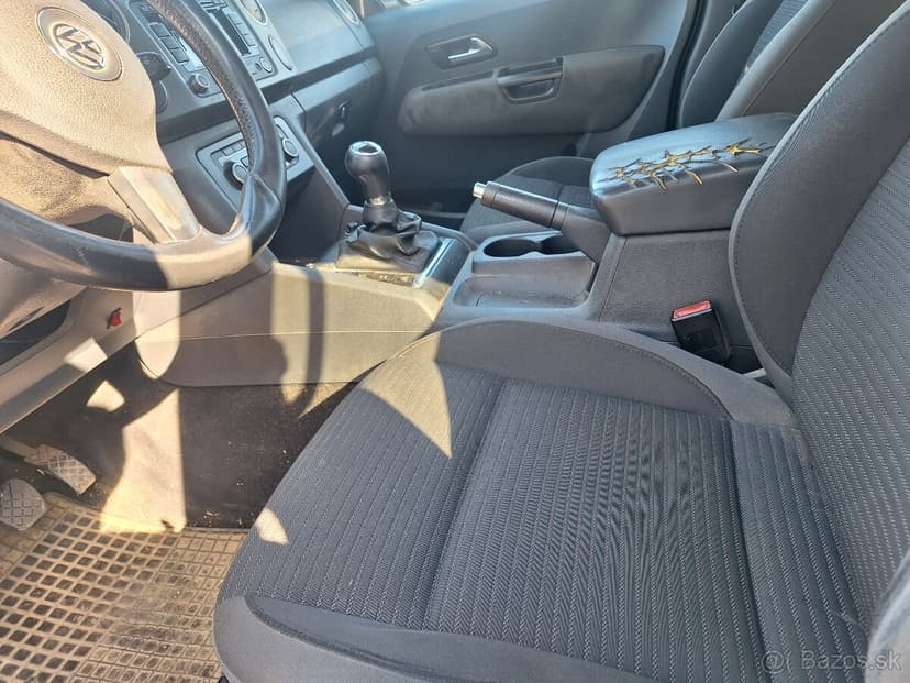 VW AMAROK 2,0 DIESEL 4X4 ŤAŽNÉ KLÍMA 120KW