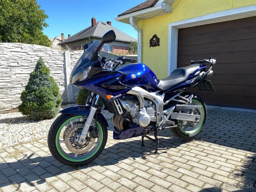 YAMAHA FZ6 FAZER 600 2004