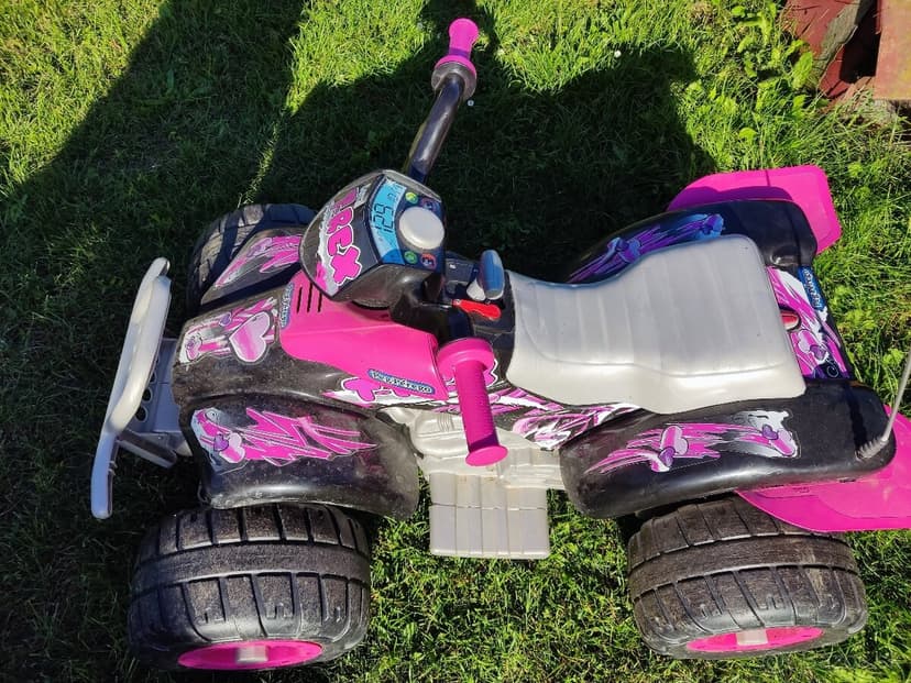 PREDÁM Peg-Pérego Corral T-Rex 9V ružová