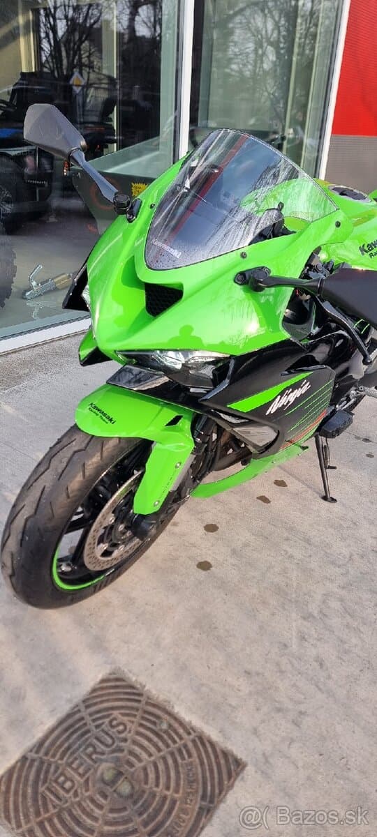 Kawasaki ZX6R