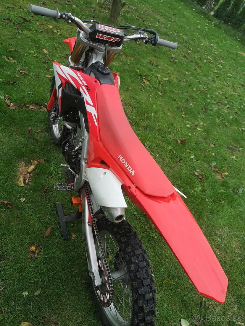 Honda CRF 450R, r.v. 2018 se startérem a ventilátory.