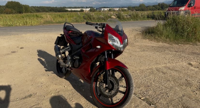 Honda cbr125r
