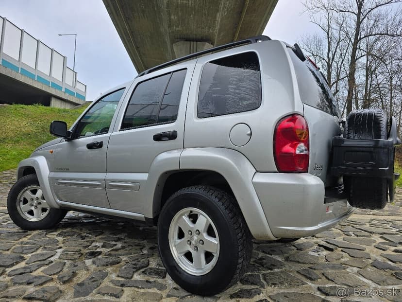 Jeep Cherokee 2,8CRD /110kw A/T //BEZ KOROZIE // gar.km