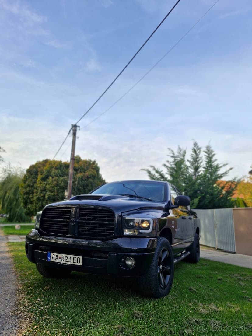 Dodge RAM 1500 5.7 HEMI