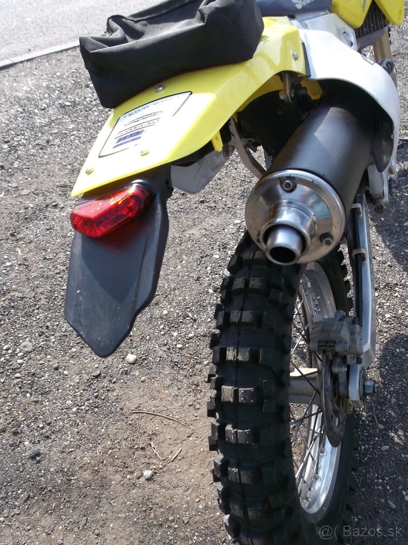 PREDÁM SUZUKI DRZ 400 E -OSTRÁ VERZIA