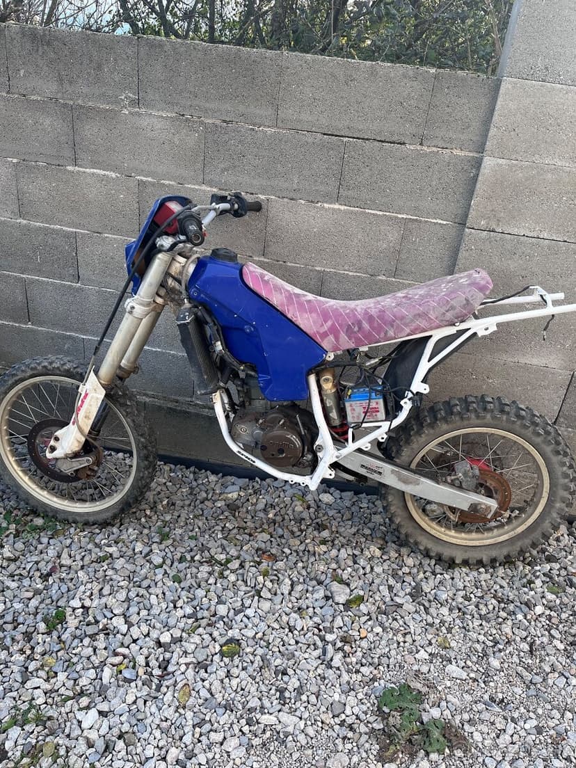 Predám motorku aprillia rx 125 na nahradne diely