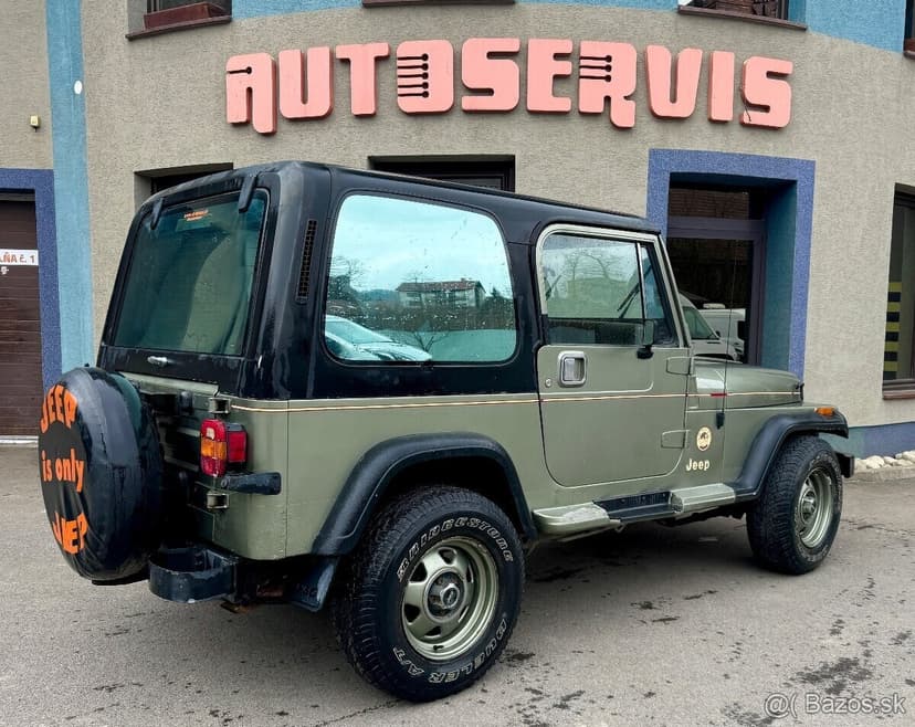 Jeep Wrangler 4.0 Sport Safari