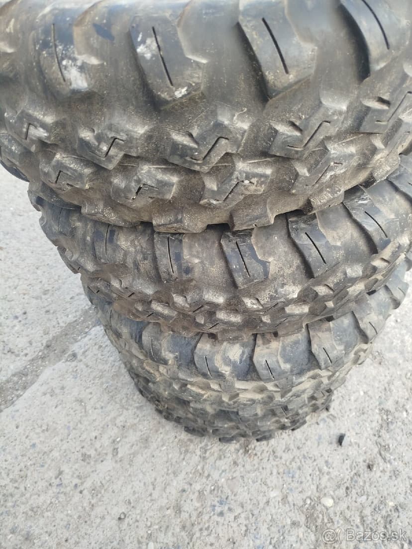 Predam pneu na stvorkolku 26/10/14 a 26/8/14
