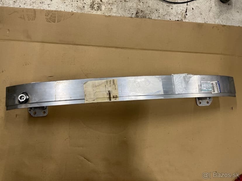 Vyztuhy naraznika Jeep Grand Cherokee, Chrysler Voyager