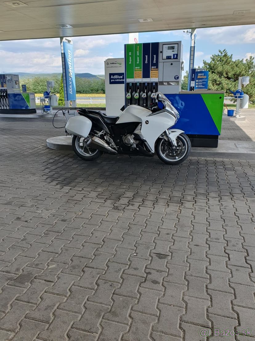 Honda vfr 1200f dct