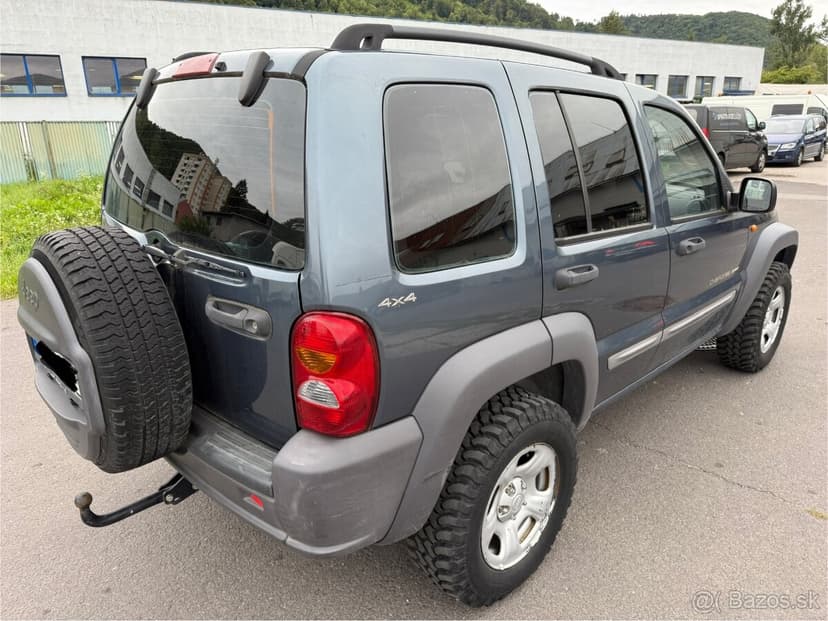 Jeep Cherokee 2,4 benzín BEZ KOROZIE 4x4