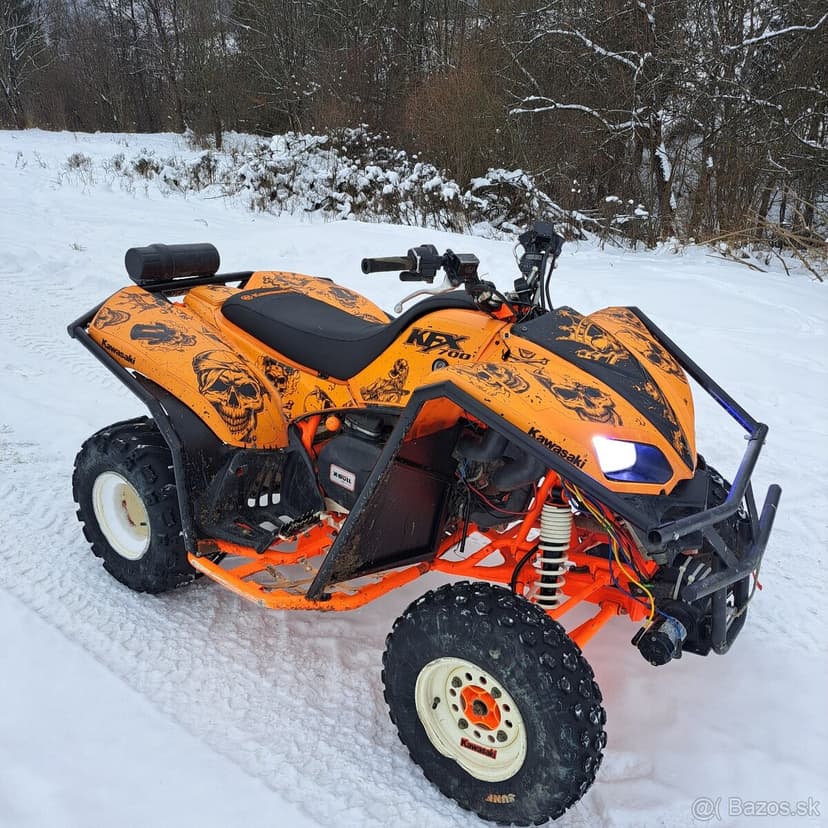 Kawasaki kfx 700 biele spz