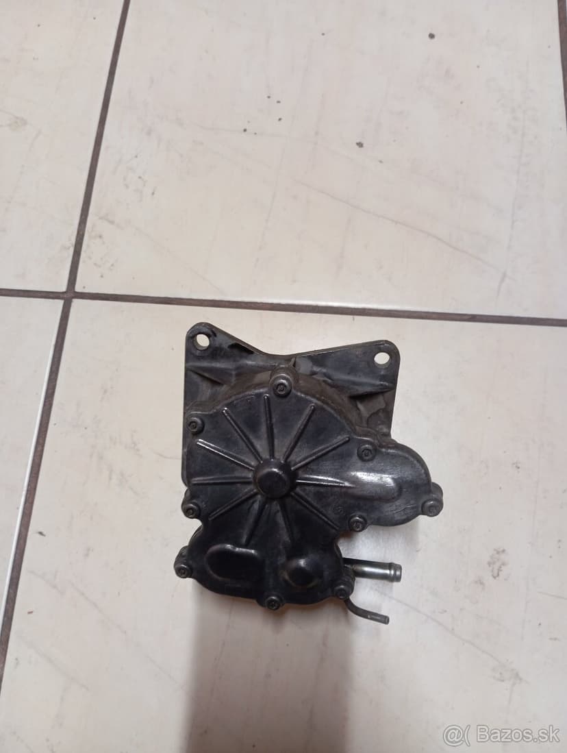 Vákuová pumpa Nissan patrol y61