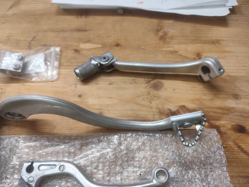 Honda CRF250R , páčky, stupačky,brzda,radiaca