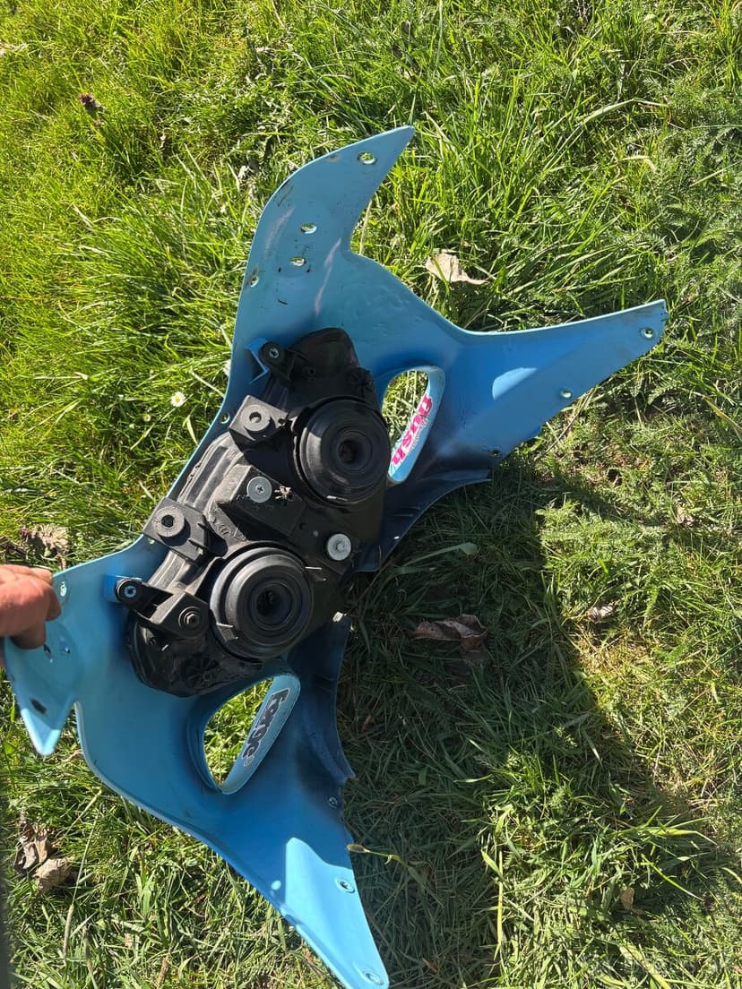 Kapoty svetla a blinkry na Suzuki Gsxr 600 750 00-03